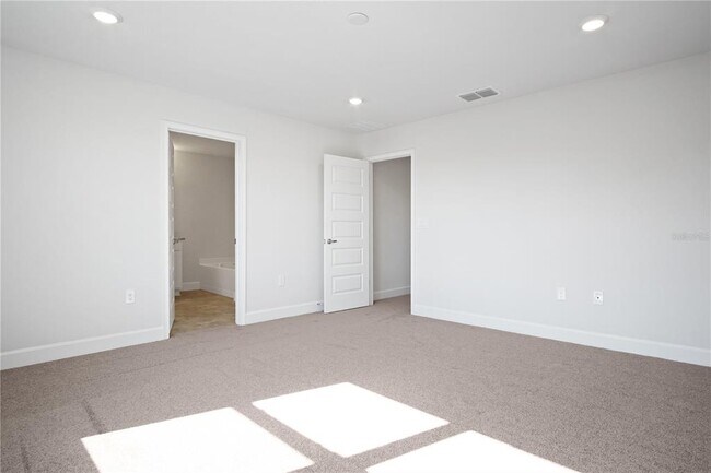 Building Photo - 1501 Leamington Ln