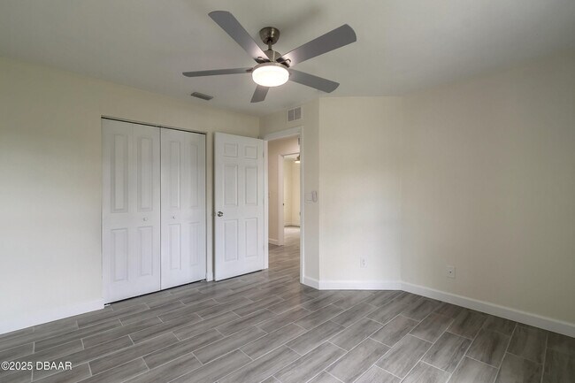 Building Photo - 1431 Victory Palm Dr