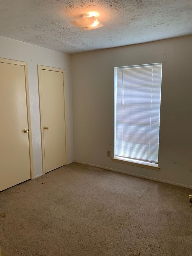 Building Photo - Coming Soon ! Nice 4 Bed Room Home in North Houston Area