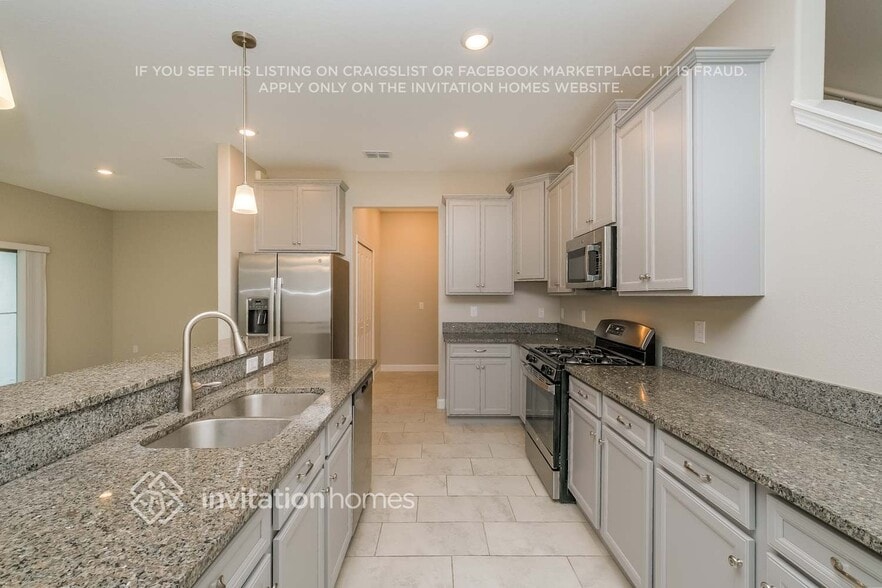 Building Photo - 2899 Gridiron Garden Isle