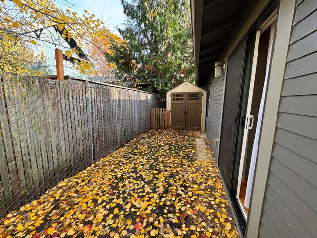 Building Photo - Beautiful 2-bedroom in SE Portland Sunnyside Neighborhood, Near Laurelhurst Park