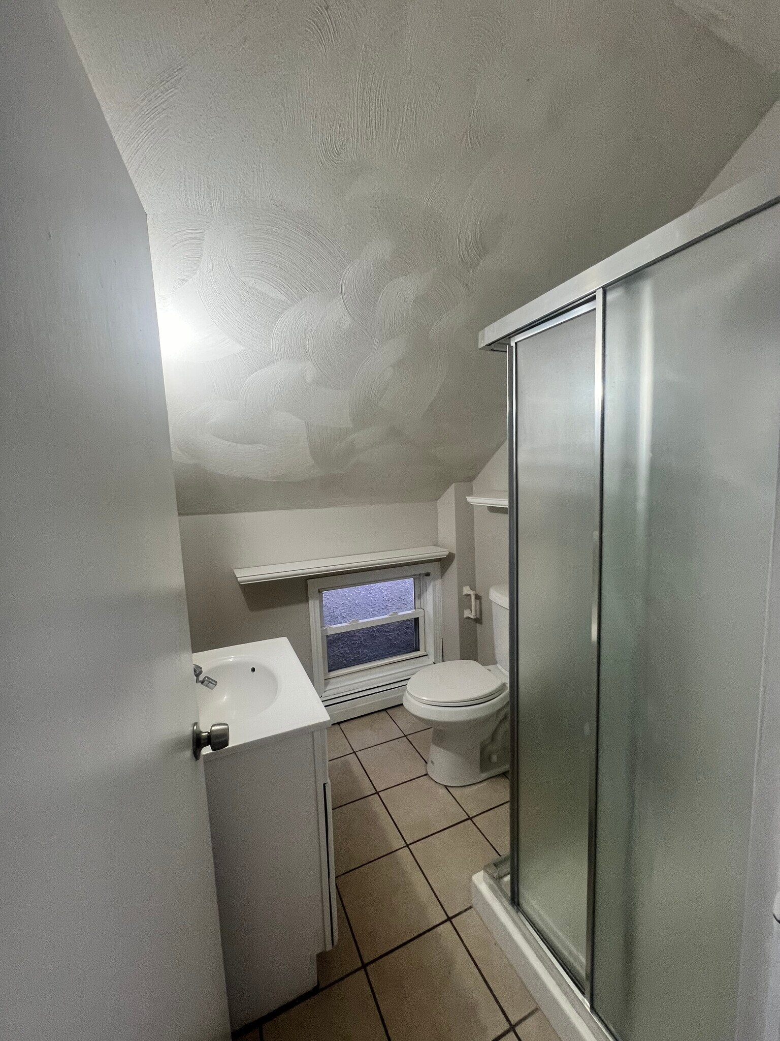 Share restroom - 24 Lincoln Ave