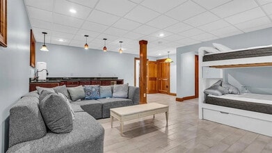 Building Photo - 21 Hemlock Point Rd