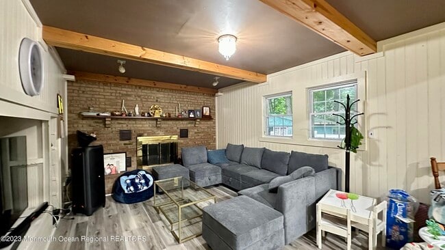 Building Photo - 56 West Side Ave