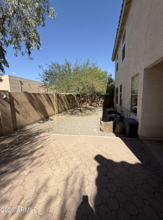Building Photo - 728 E Rose Marie Ln
