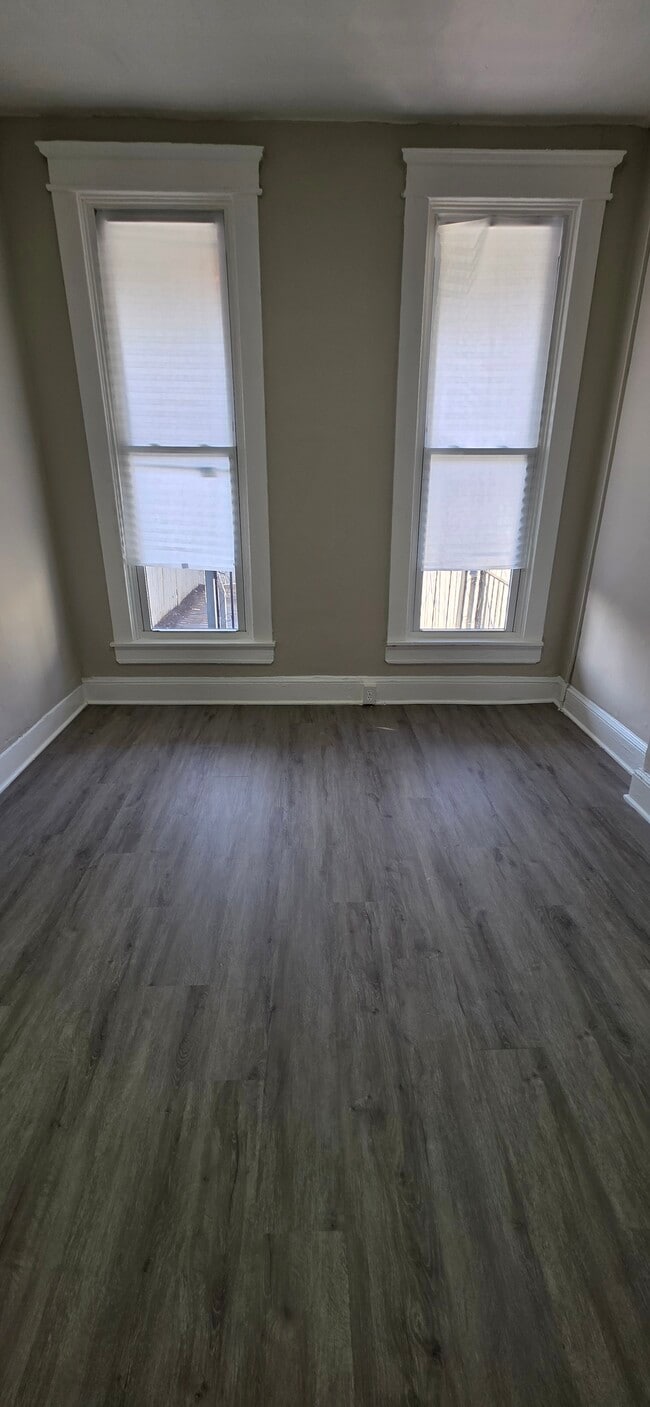 Building Photo - 1411 Bloomingdale Rd