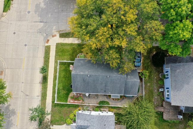 Building Photo - 1103 1st St NW