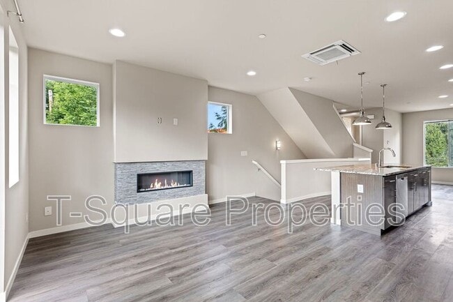 Building Photo - 12925 3rd Ave SE