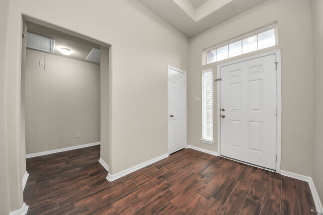 Building Photo - 6802 Level Pond Ln