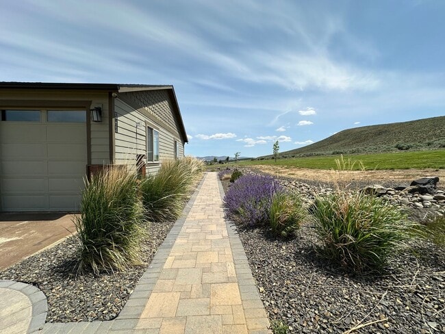 Building Photo - House On the Hill with Beautiful Views!