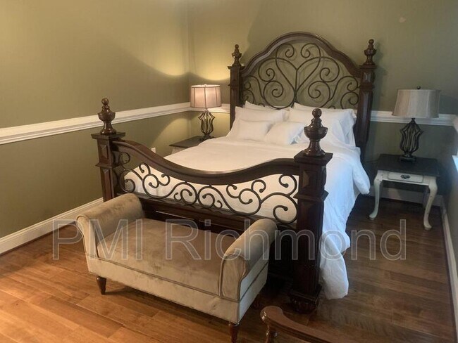 Building Photo - 2106 Cedar St