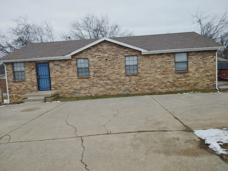 Building Photo - 3705 Brickmont Dr