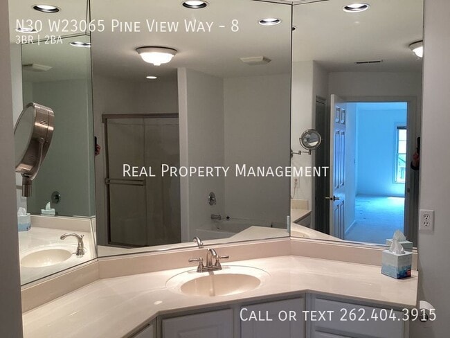Building Photo - N30 W23065 Pine View Way-8