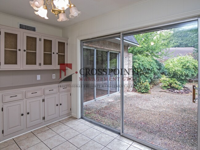 Building Photo - 3 Bed 2 Bath Duplex, Tyler TX!