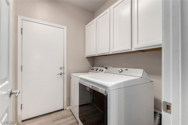 Building Photo - 6092 Fox Creek Ave