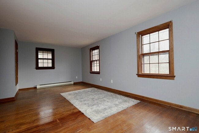 Building Photo - 380 Newtown Turnpike