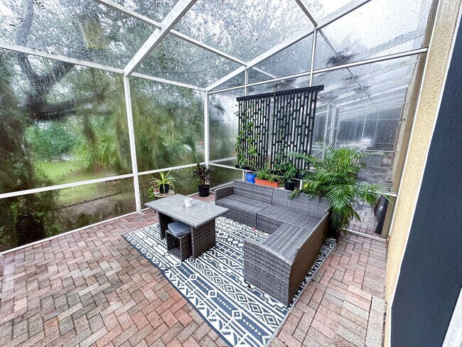 Building Photo - 3 Bed/ 2.5 Bath Pet Friendly Home!