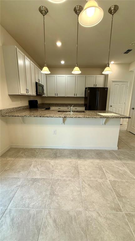 Building Photo - 3581 Dovetail Ave