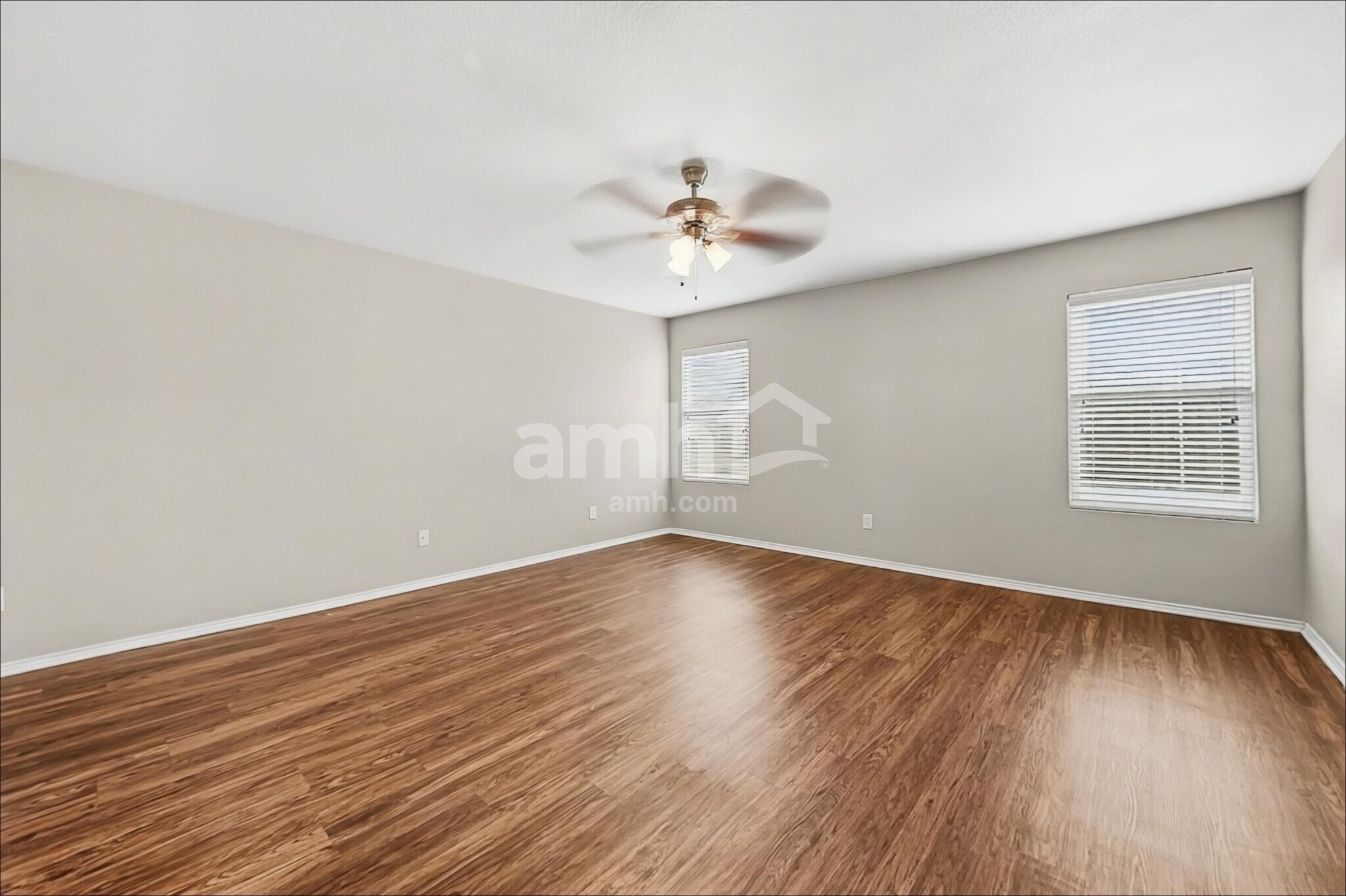 Building Photo - 301 Azalea Dr