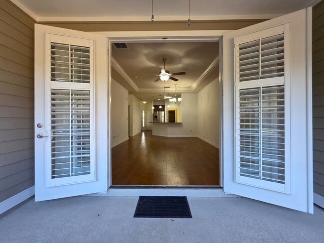 Building Photo - For rent 2 bedroom 2 bathroom 1 car garage condominium