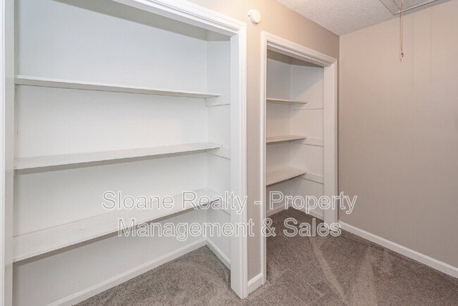 Building Photo - 40 Meander Row