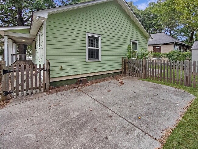 Building Photo - 1296 Marcy St SE