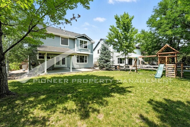 Building Photo - Stunning Home with Washer/Dryer and Centra...