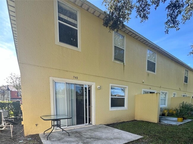 Building Photo - 740 Cresting Oak Cir