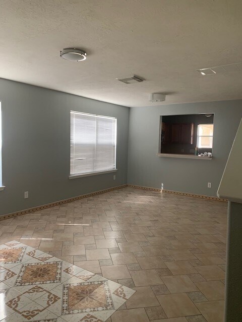 Building Photo - 5042 Canyon Blanco Dr