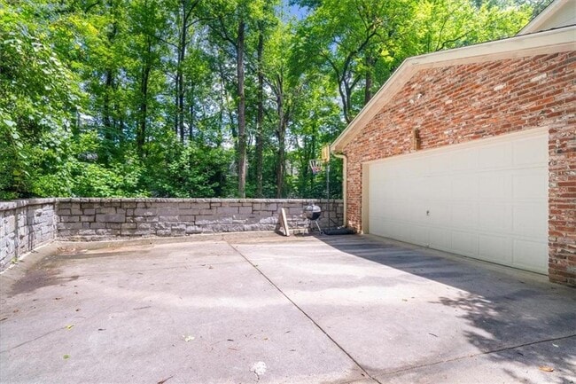 Building Photo - 5667 Colton Dr NE