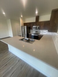 Building Photo - Modern Three Bedroom Duplex in Lebanon!