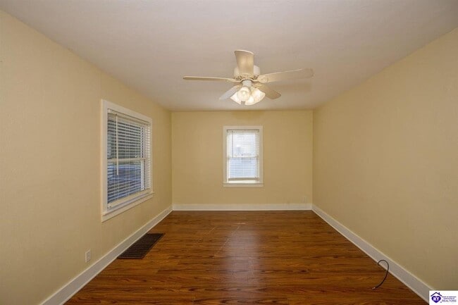 Building Photo - 216 N Mantle Ave