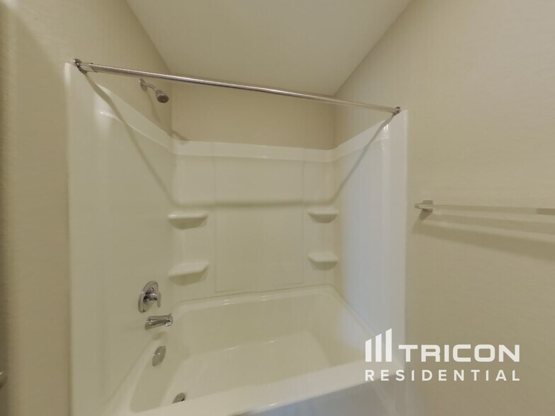 Building Photo - 1222 Cattail Ln