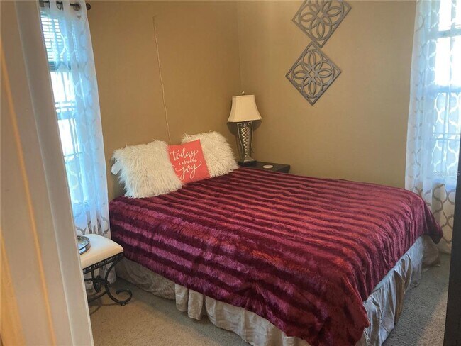 Building Photo - 4634 College Dr