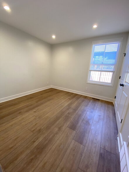 Building Photo - 252 Jackson St