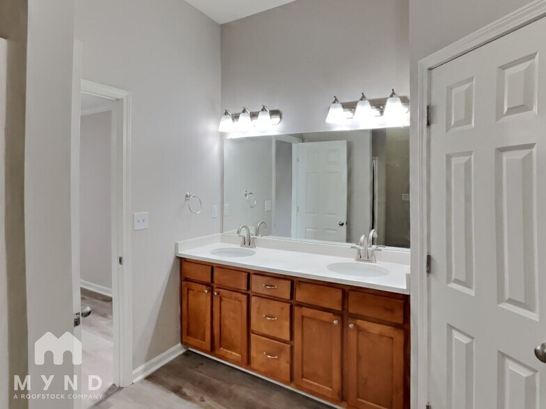 Building Photo - 5887 Tommy Joe Dr