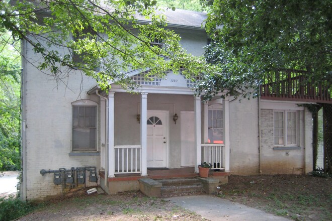 Primary Photo - 1357 Oxford Rd NE