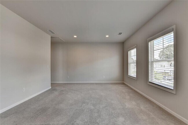 Building Photo - 3695 Andover St