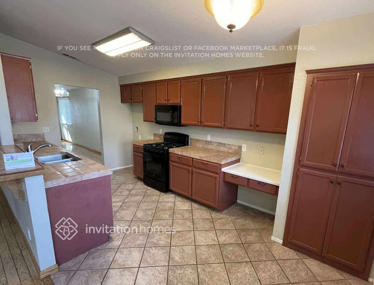 Building Photo - 2134 Jayhawk Dr