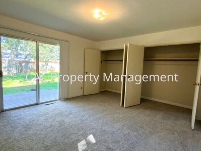 Building Photo - Beautiful 3-Bedroom Pebble Beach Home!