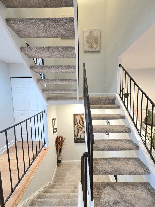 Building Photo - 5407 Leeway Ct