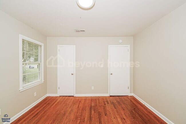 Building Photo - Ready to love where you live? 3 Bed 1 Bath Home Ready for You!