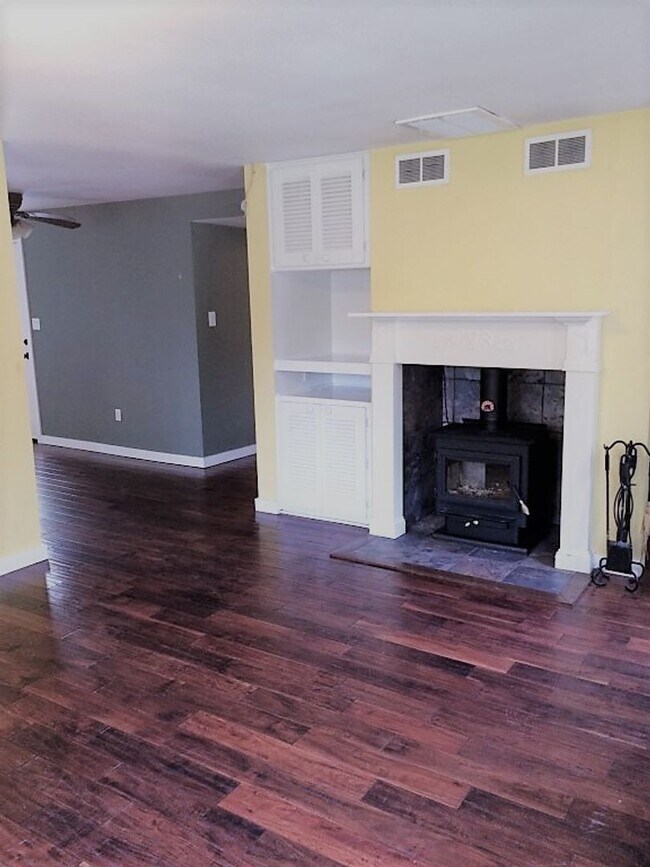 Building Photo - Cozy 2 Bedroom in Bellingham!