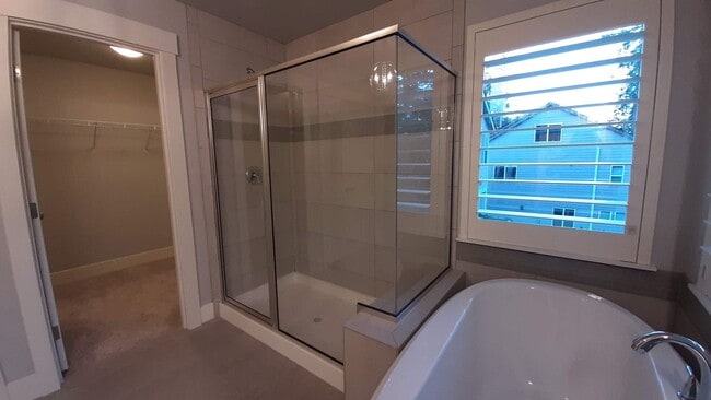 Building Photo - Magnificent Gig Harbor 4 Bed Home For Rent