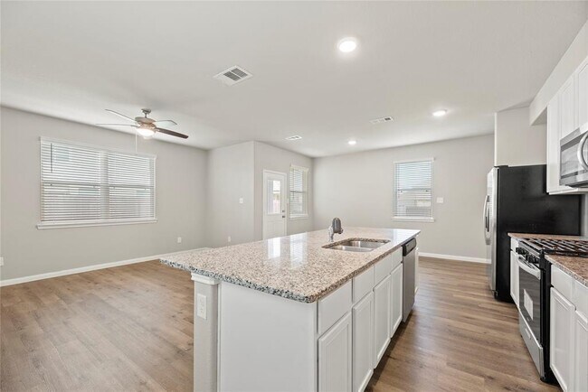 Building Photo - 22211 Grand Majestic Dr
