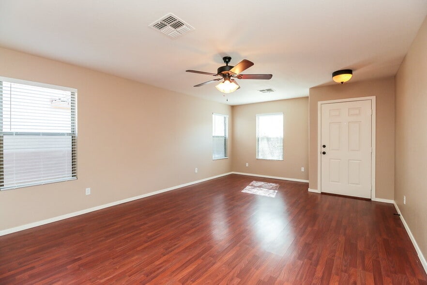 Building Photo - 3121 S Mandy