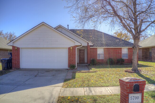 Building Photo - 5700 SE 87th St