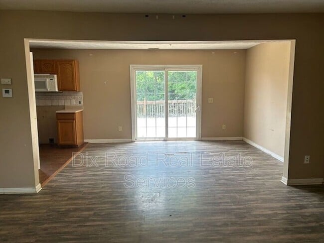 Building Photo - 491 Lite Ct