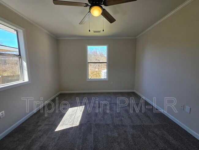 Building Photo - 1413 Nannette St