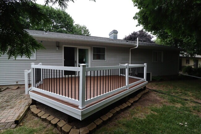 Building Photo - Nice 3 Bedroom Ranch in Appleton